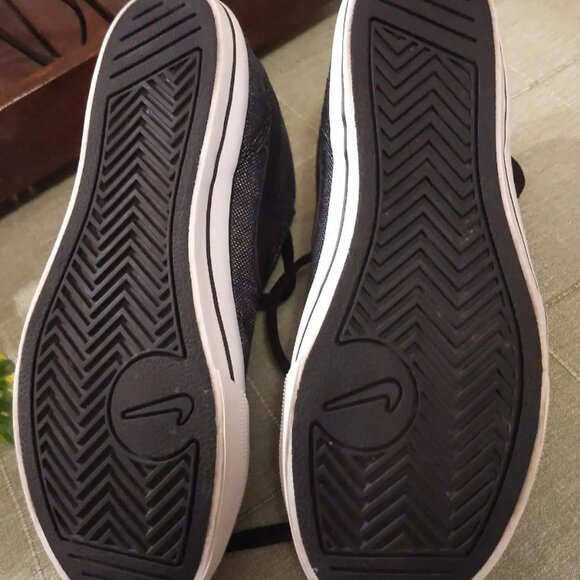 Kid's NIKE Canvas Grey Sneakers - Size 6.5Y - Picture 6 of 6